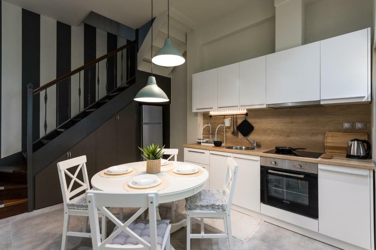 Modern City Center Maisonette Яніна Екстер'єр фото